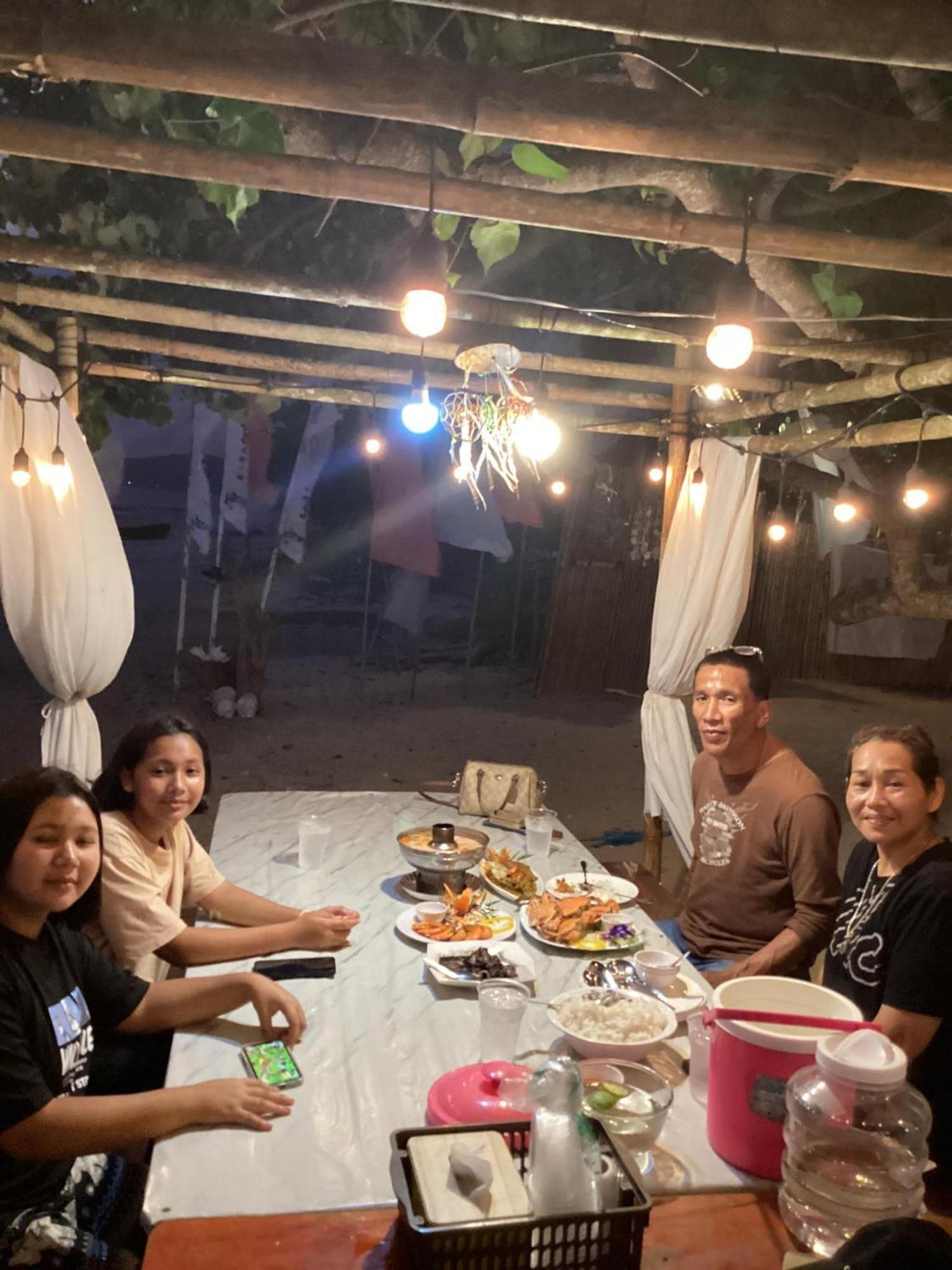 Malee Homestay Ko Por Exterior photo